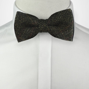 Mucha wełniana - zielono oliwkowa w jodełkę