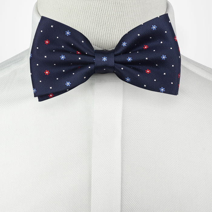 Mucha granatowa w mikrowzór