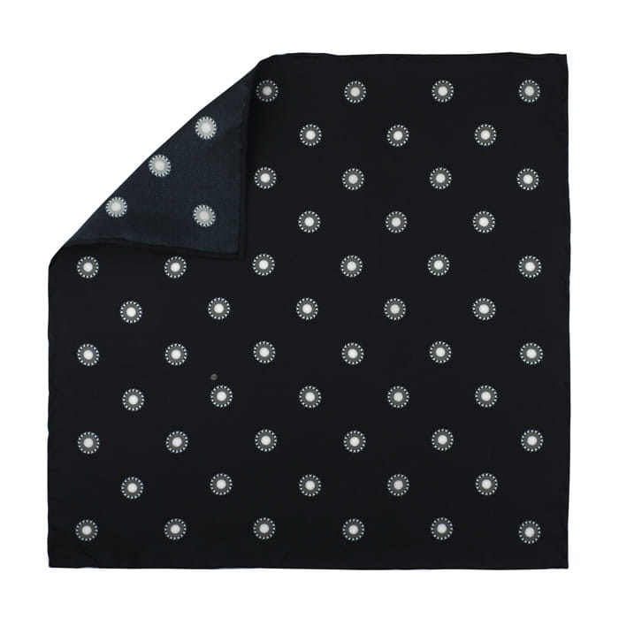 EM Men's Accessories poszetka jedwabna czarno-szara w okrągłe wzory.jpg