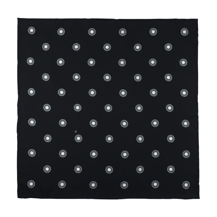 EM Men's Accessories poszetka jedwabna czarno-szara w okrągłe wzory.jpg