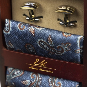 em men's accessories zestaw  prezentowy granatowy krawat poszetka spinki paisley  (3).jpg