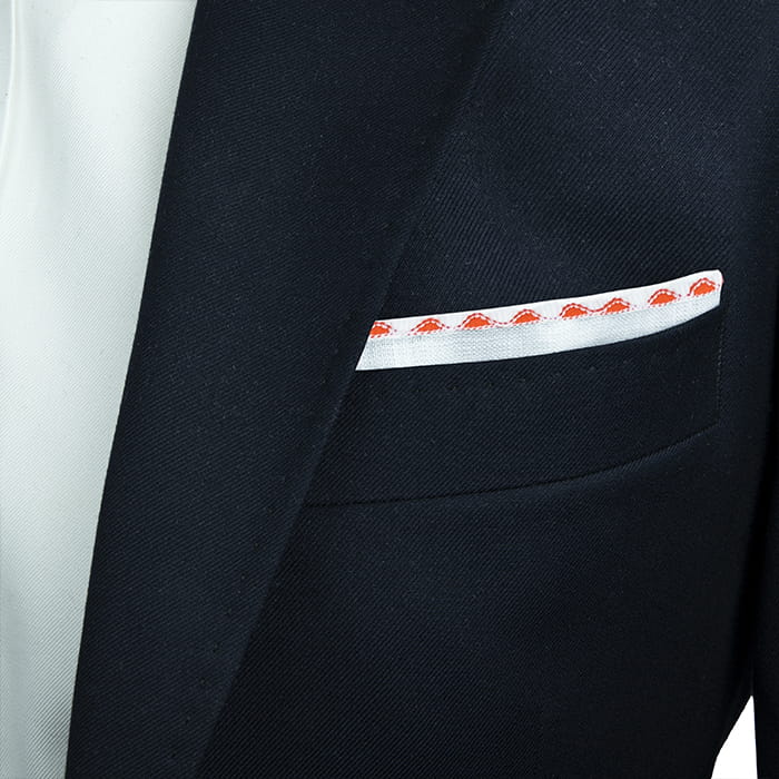 EM Men's Accessories poszetka lniana biała z czerwonym obszyciem.jpg