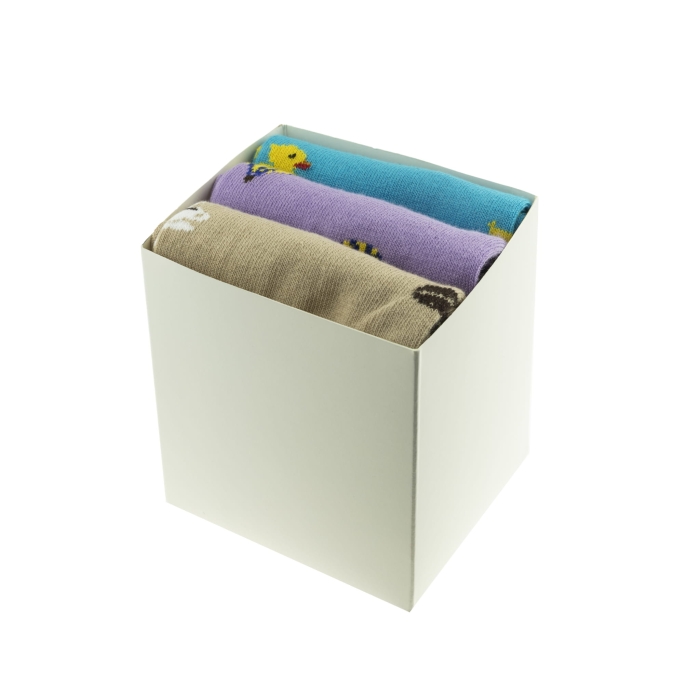 EM Men's Accessories zestaw trzech par skarpetek w białym pudełku kaczuszki balony kawa.jpg