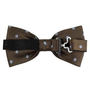 Mucha brązowa we wzory