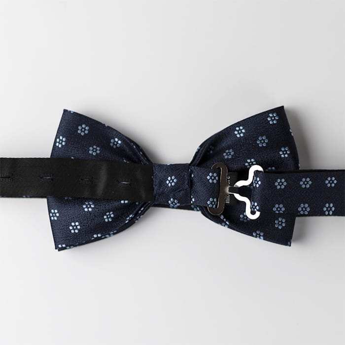 Mucha klasyczna granatowa w kwiatki