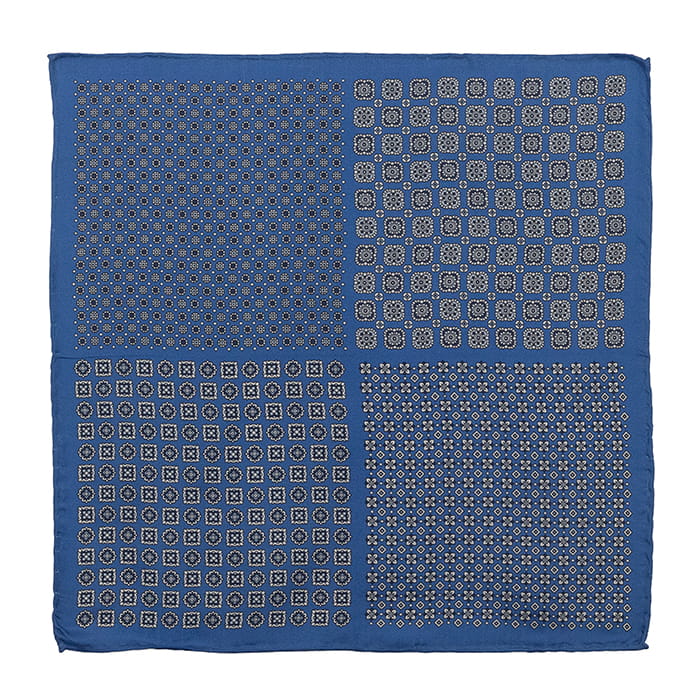 EM Men's Accessories poszetka jedwabna niebieska kropki.jpg