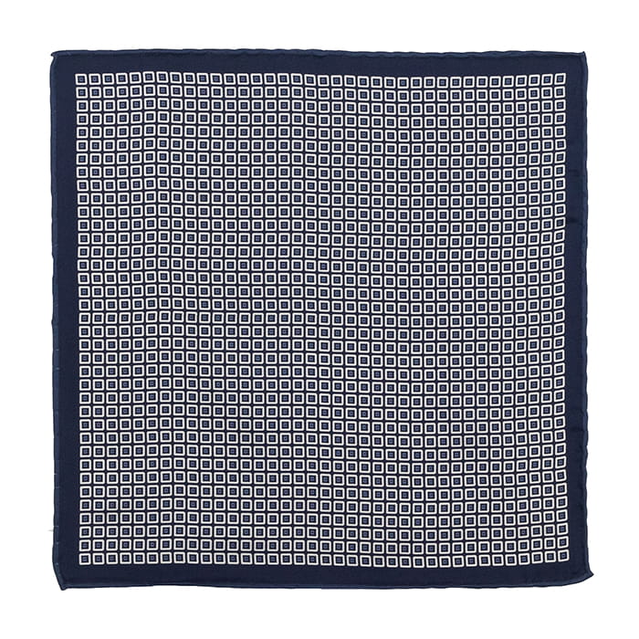 EM Men's Accessories poszetka jedwabna granatowa w kwadraty.jpg