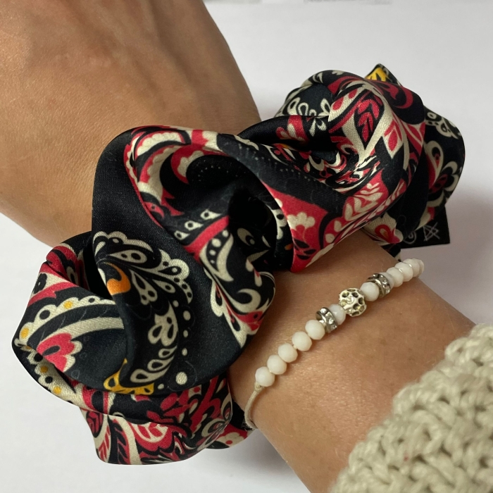 duża gumka w paisley