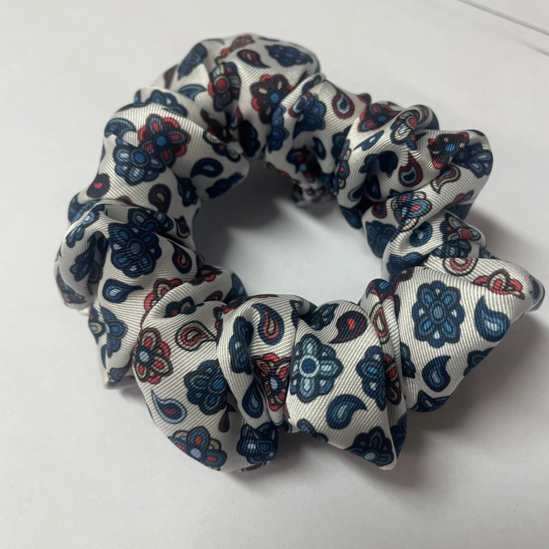 średnia gumka biała