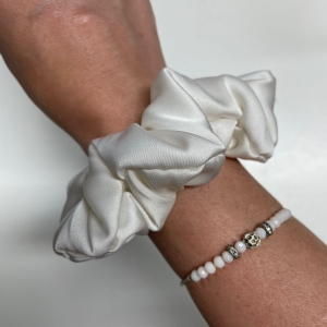 Jedwabna gumka do włosów - scrunchie - gładka ecru - średnia/duża