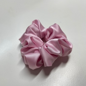 Jedwabna gumka do włosów - scrunchie - gładka różowa  - średnia/duża