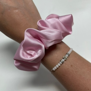Jedwabna gumka do włosów - scrunchie - gładka różowa  - średnia/duża