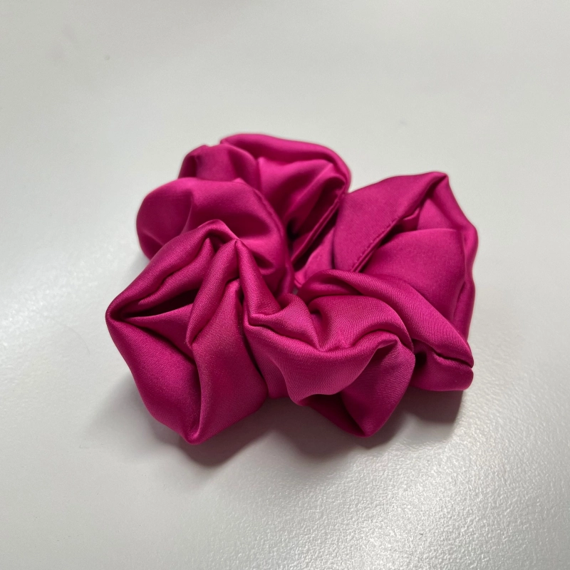 Jedwabna gumka do włosów - scrunchie - gładka fuksjowa - średnia/duż