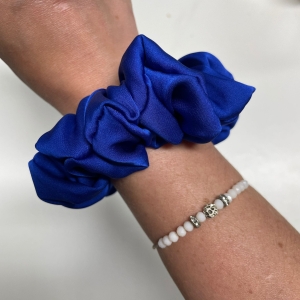 Jedwabna gumka do włosów - scrunchie - gładka granatowa / chabrowa / kobaltowa - średnia/duża