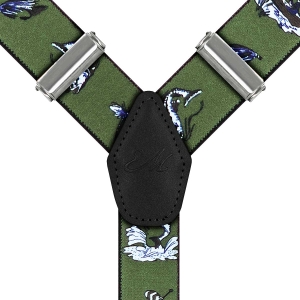 Szelki zielone z motywem wędkarskim zapinane na guziki z wykończeniem skórzanym w kolorze czarnym