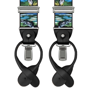 Szelki zielone z motywem wędkarskim zapinane na guziki z wykończeniem skórzanym w kolorze czarnym