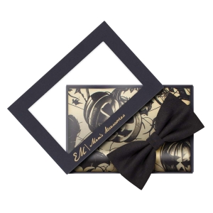 HALLOWEEN - Zestaw prezentowy dla mężczyzny w kolorze beżowym: mucha + poszetka zapakowane w pudełko