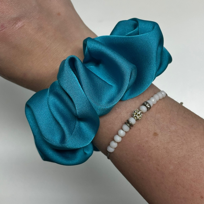 Jedwabna gumka do włosów - scrunchie - gładka turkusowa - średnia/duża