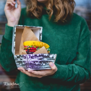 estaw prezentowy ze skarpetkami: skarpetki burger - fast food - 2 pary