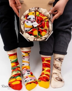 Zestaw prezentowy ze skarpetkami: skarpetki w pudełku - pizza - fast food - 4 pary