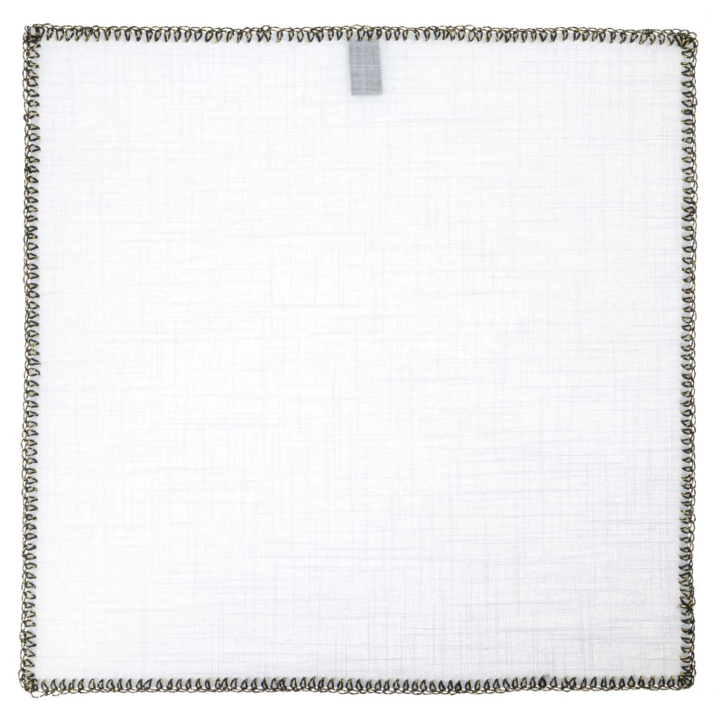 Poszetka lniana biała obszyta ręcznie z błyszczącą czarno złotą obwódką EM K18