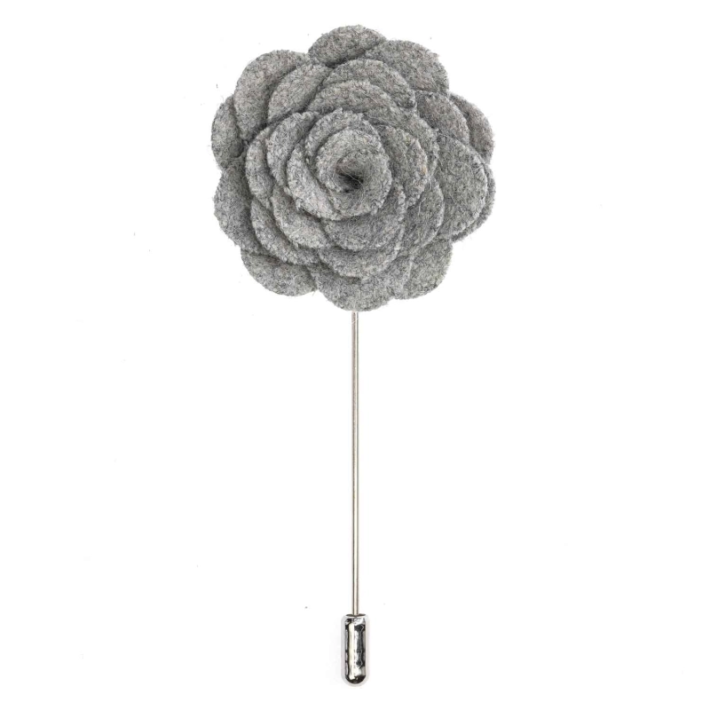 Szpilka do butonierki różyczka z filcu w kolorze grafitowym EM