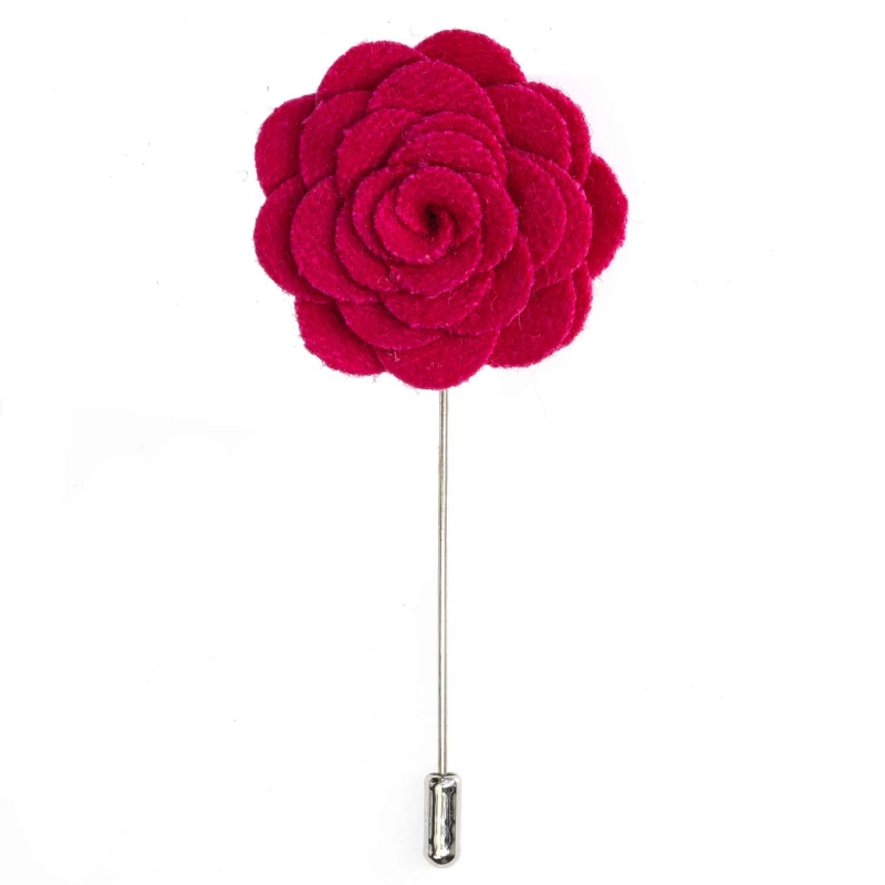 Szpilka do butonierki różyczka z filcu w kolorze magenta EM