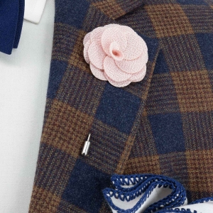 Szpilka do butonierki różyczka pudrowy róż EM