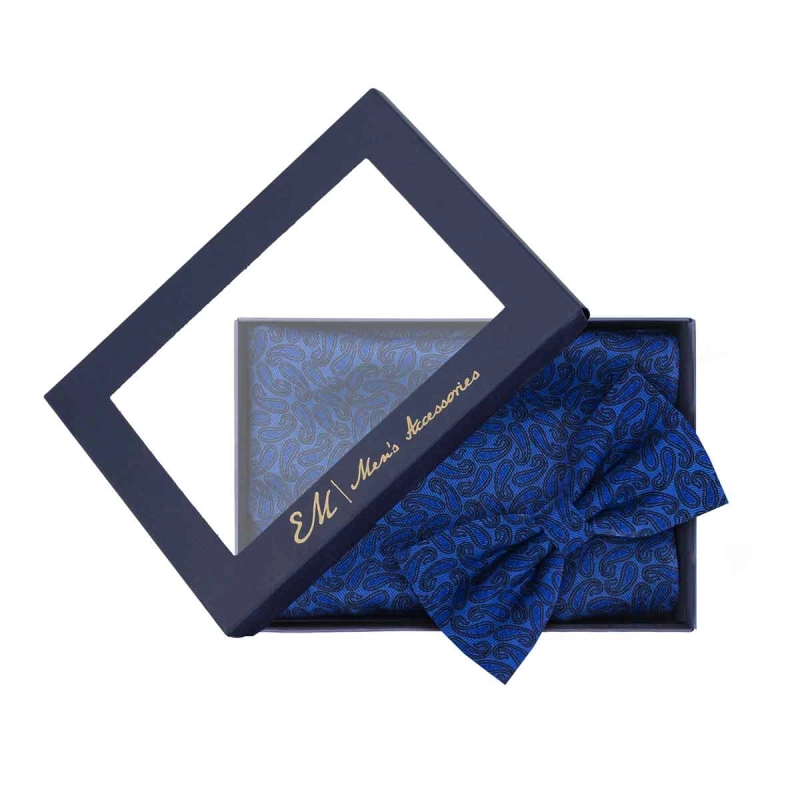 Zestaw prezentowy dla mężczyzny w kolorze niebieskim w paisley: mucha + poszetka zapakowane w pudełko EM