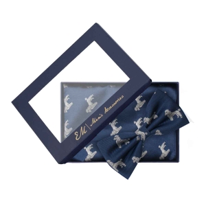 Zestaw prezentowy dla mężczyzny w kolorze granatowym w pudle: mucha + poszetka zapakowane w pudełko EM