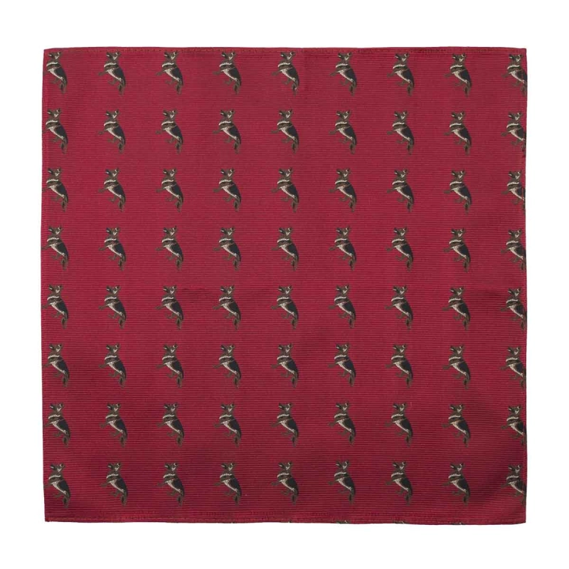 Zestaw prezentowy dla mężczyzny w kolorze bordowym w owczarki niemieckie: mucha + poszetka zapakowane w pudełko EM