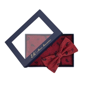 Zestaw prezentowy dla mężczyzny w kolorze czerwonym w paisley: mucha + poszetka zapakowane w pudełko EM