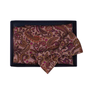 Zestaw prezentowy dla mężczyzny w kolorze wrzosowym w paisley: mucha + poszetka zapakowane w pudełko EM