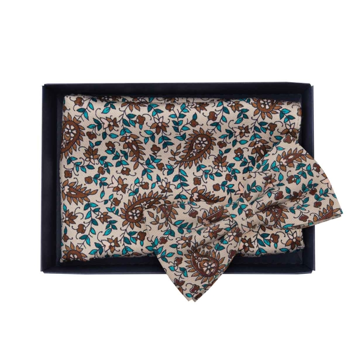 Zestaw prezentowy dla mężczyzny w kolorze bezowym w paisley: mucha + poszetka zapakowane w pudełko EM