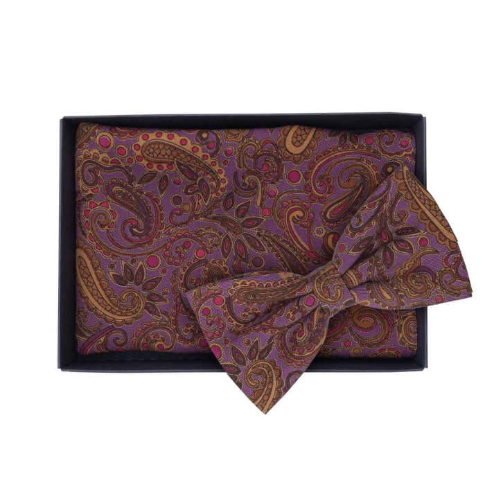 Zestaw prezentowy dla mężczyzny w kolorze fioletowym w paisley: mucha + poszetka zapakowane w pudełko EM