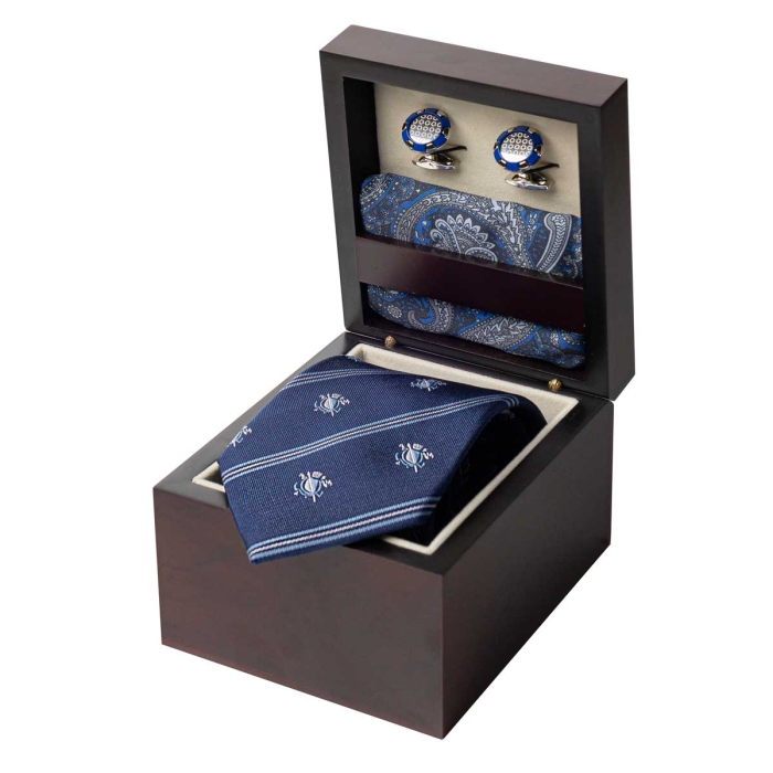 Zestaw Prezentowy dla mężczyzny wykonany z jedwabiu w kolorze granatowym: krawat + poszetka + spinki zapakowane w drewniane pudełko EM 35