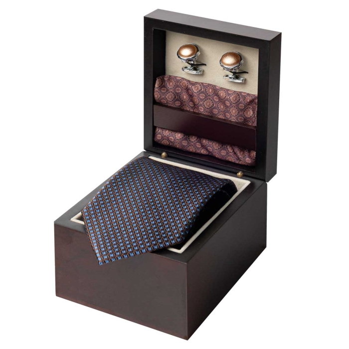 Zestaw Prezentowy dla mężczyzny wykonany z jedwabiu w kolorze brązowo - miedzianym: krawat + poszetka + spinki zapakowane w drewniane pudełko EM 35