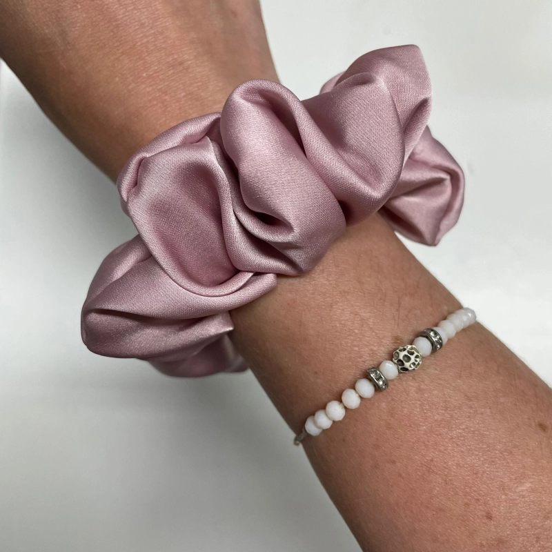 Jedwabna gumka do włosów - scrunchie - gładka brudny róż - średnia/duża