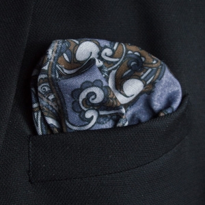 EM Men's Accessories poszetka modal-bawełna błękitna paisley.jpg