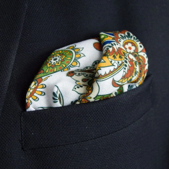 EM Men's Accessories poszetka z modalu biała paisley.jpg