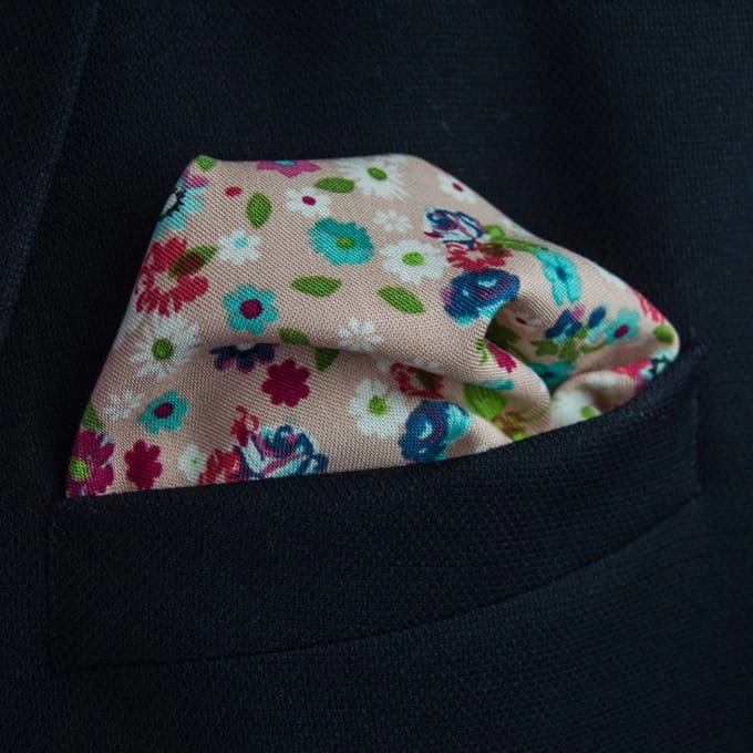 Em Men's Accessories poszetka w kwiatki.jpg
