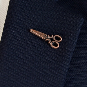 Wpinka do butonierki EM men's accessories złote nożyczki