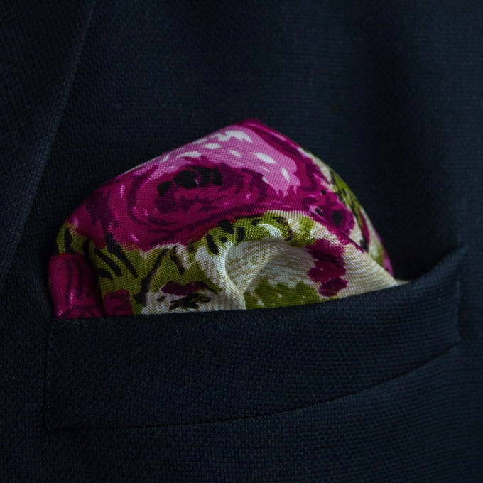 Em Men's Accessories poszetka w róże.jpg