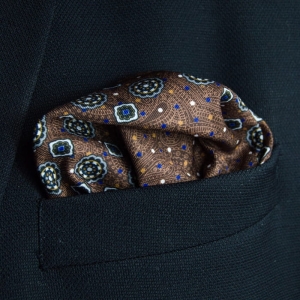 EM Men's Accessories poszetka brązowa kropki.jpg