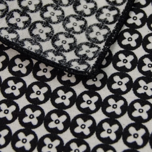 EM Men's Accessories poszetka biało-czarna.jpg